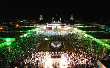 Tarawih malam pertama Ramadan di Masjid Raya Baiturrahman, Banda Aceh