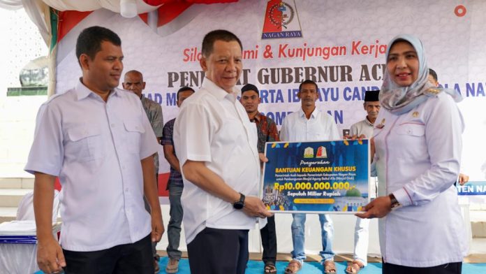 Pemerintah Aceh Salurkan Bantuan Keuangan Khusus Rp 10 Miliar ke Masjid Giok Nagan Raya