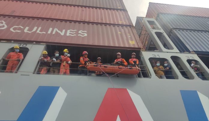 Tim SAR Aceh Evakuasi ABK WNI yang Meninggal di Kapal Berbendera Singapura