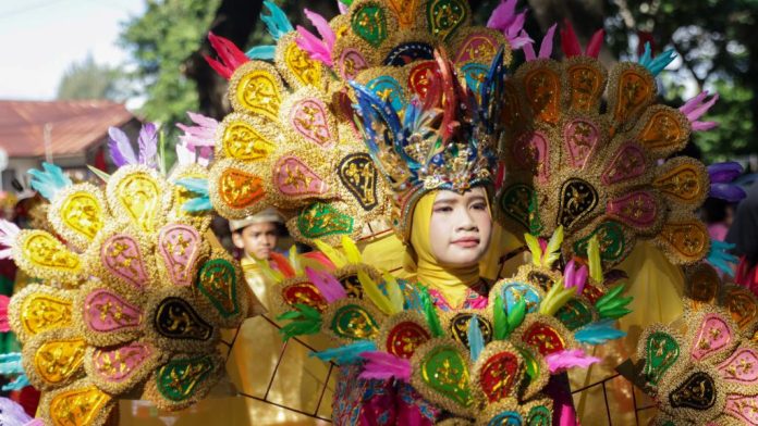 Foto Semarak Pawai Budaya HUT Kemerdekaan RI di Aceh