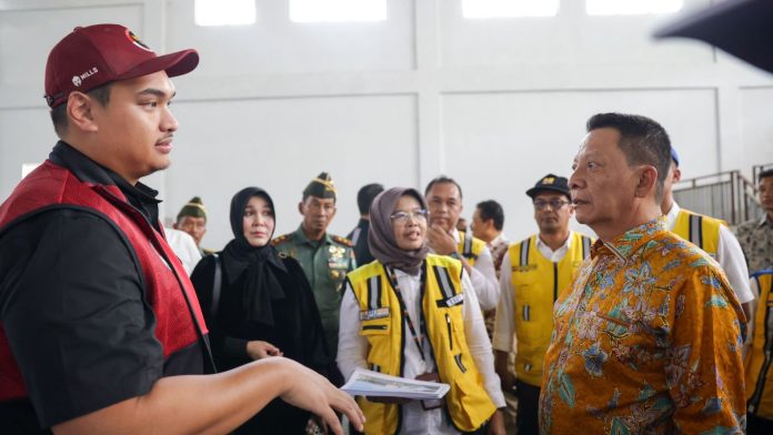 Penjabat Gubernur Aceh Achmad Marzuki menyambut Menpora
