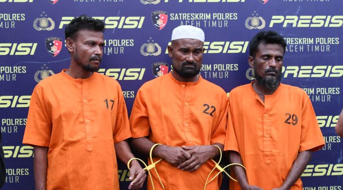 Tiga pengungsi Rohingya di Aceh Timur jadi tersangka penyelundupan manusia dalam perkara yang diusut Kepolisian Resor Aceh Timur.