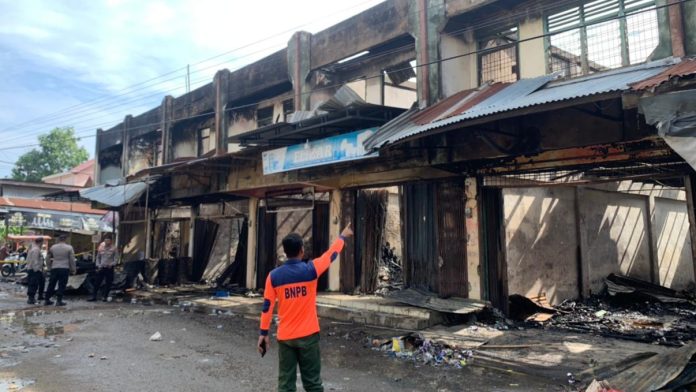 Tujuh toko di Gampong Sangso, Kecamatan Samalanga, Kabupaten Bireuen, Aceh, hangus terbakar pada Sabtu (17/2/2024) sekitar pukul 3.40 WIB.