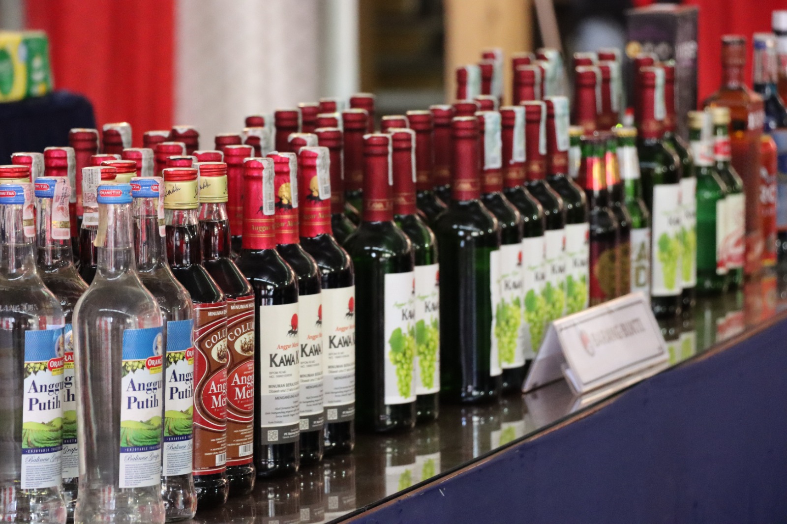 Sebanyak 11 penjual minuman keras (miras) ditangkap Satuan Reserse Narkoba Kepolisian Resor Kota Banda Aceh selama 9-16 Maret 2024 atau menjelang Ramadan.