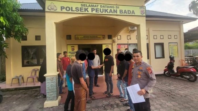 Kepolisian Sektor atau Polsek Peukan Bada menyelesaikan kesalahpahaman antarkelompok remaja di Gampong Lamgeu-ue, Peukan Bada, Aceh Besar, pada Rabu (20/3/2024) sore.