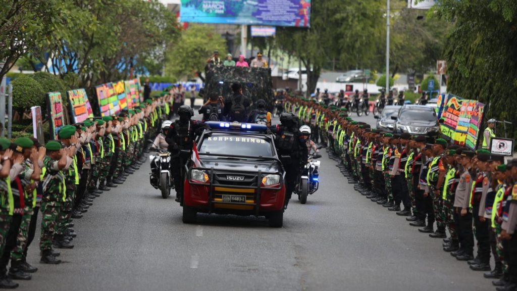 Kapolda Aceh Lepas Mayjen TNI Novi Helmy Prasetya dengan Rantis Brimob 