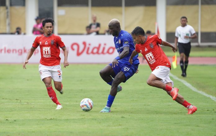 Babak Pertama Malut United vs Persiraja Diwarnai Dua Gol Penalti, Skor Imbang 1-1