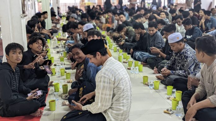 Masjid Fathun Qarib UIN Ar-Raniry Sediakan 400 Paket Buka Puasa Gratis Setiap Hari