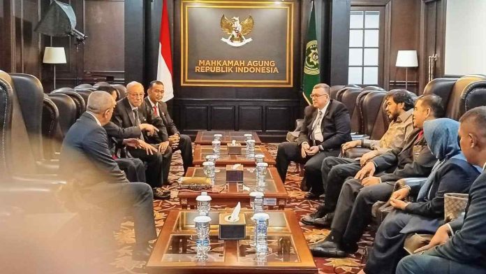 Wali Nanggroe Aceh dan Muzakir Manaf Temui Ketua Mahkamah Agung