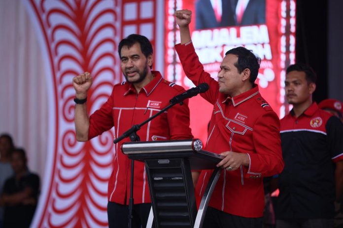 Ketua Umum Partai Aceh Muzakir Manaf (Mualem) secara resmi mengumumkan Fadhlullah (Dek Fadh) sebagai calon wakilnya dalam Pilkada 2024.