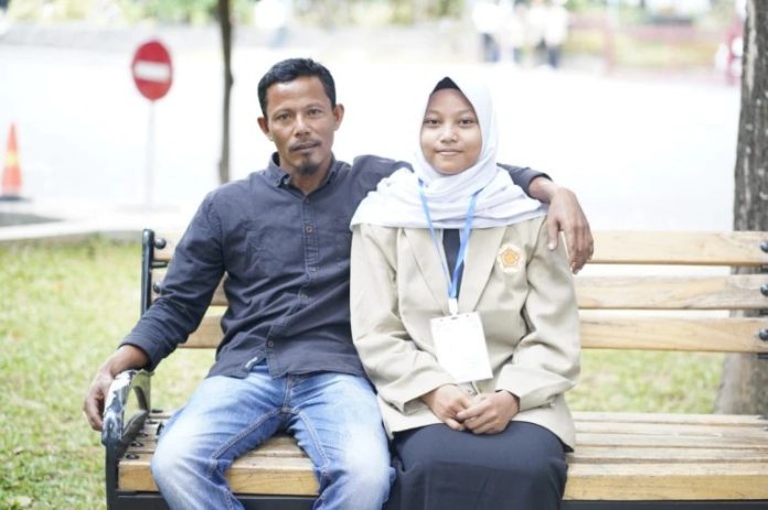 Kisah Anak Buruh Tani Asal Aceh Barat Daya yang Berhasil Masuk Teknik Nuklir UGM