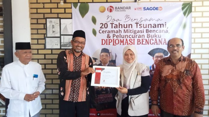 Doa Bersama 20 Tahun Tsunami Aceh dengan Buku Diplomasi Bencana