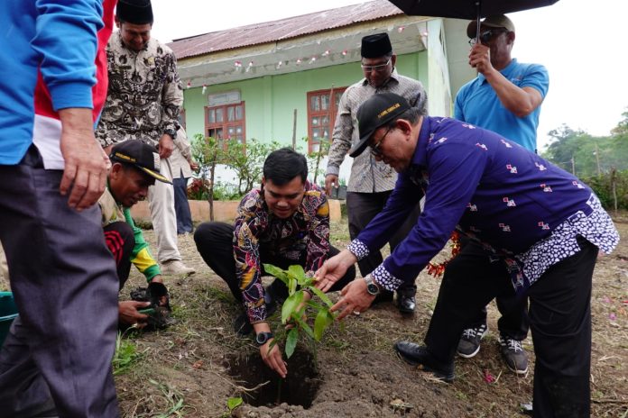 Kemenag Aceh Targetkan Tanam 20 Ribu Pohon Produktif di Lahan Wakaf