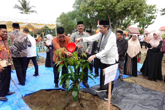 ASN Kemenag di Aceh Sudah Tanam 13.677 Pohon Produktif