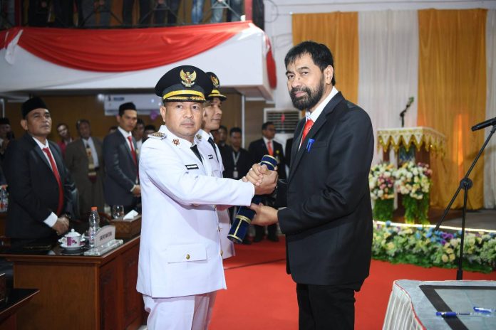 Mualem Lantik Bupati-Wabup Aceh Jaya, Tekankan Pembangunan dan Sukseskan PORA XV