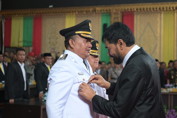 Muzakir Manaf Lantik Bupati dan Wakil Bupati Aceh Tenggara, Ingatkan Jaga Leuser