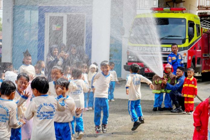 Serunya Outing Class Siswa TK Al-Jihad Kuta Karang di Damkar Banda Aceh