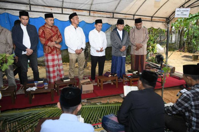Wagub Ziarah Makam Aba Asnawi di Dayah BUDI Mesja Lamno
