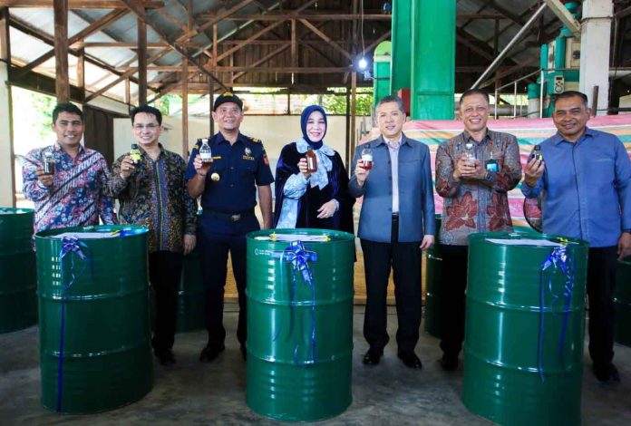 Garuda Indonesia untuk Pertama Kalinya Layani Ekspor Nilam dari Aceh ke Paris