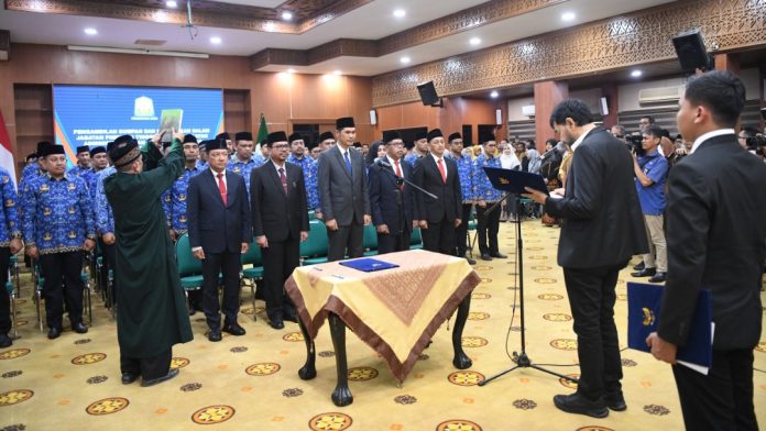 Gubernur Aceh Muzakir Manaf Lantik 74 Pejabat Eselon II, III, dan IV: Tingkatkan Kinerja