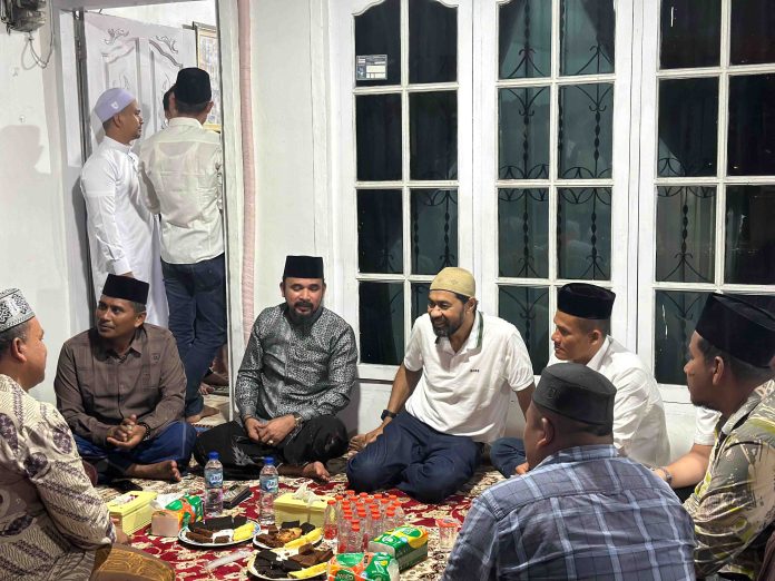 Mualem Takziah ke Rumah Ibunda Bupati Aceh Timur