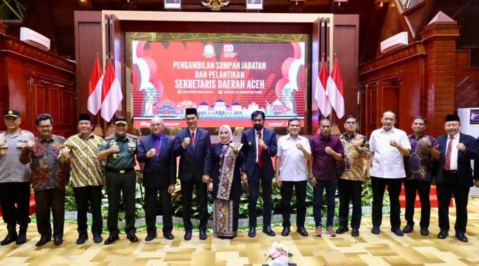 Gubernur Mualem Lantik M Nasir sebagai Sekda Aceh, Tekankan Percepatan APBA dan Penetapan RPJMA