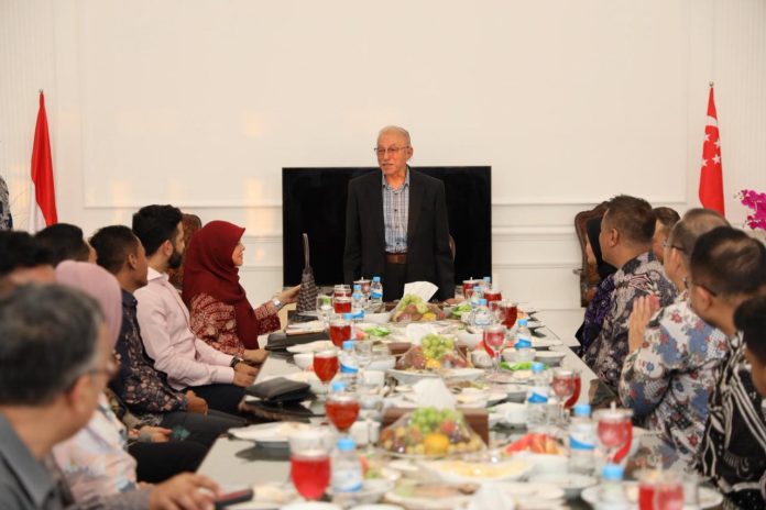 Wali Nanggroe Aceh Terima Kunjungan Wali Kota Singapura, Bahas Teknologi Pengolahan Limbah Modern