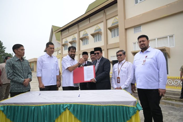 Mualem Serahkan RS Regional Aceh Tengah ke Pemkab, Dorong Layanan Kesehatan Lebih Dekat dan Berkualitas