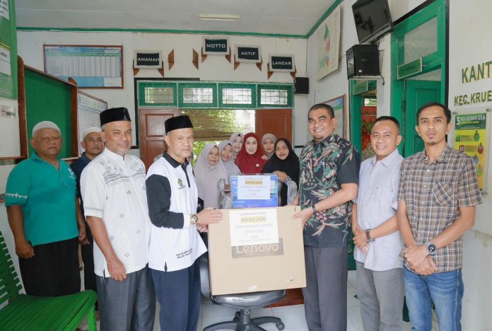 KUA Krueng Barona Jaya Terima Bantuan Infak ASN Kemenag Aceh Besar untuk Tingkatkan Layanan