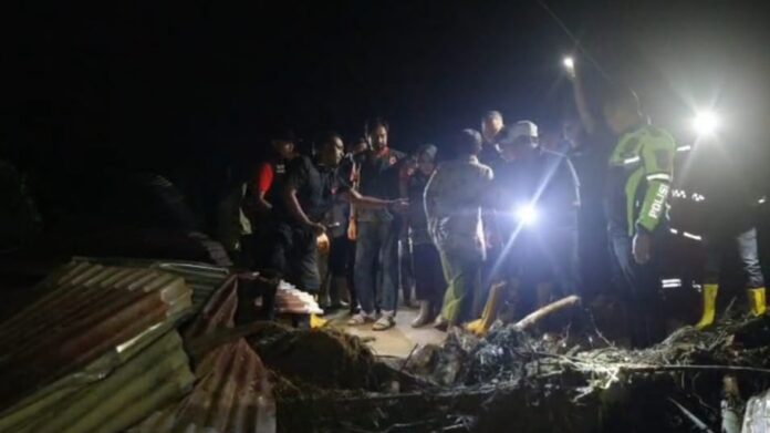 Gubernur Aceh Tinjau Kampung Hancur di Blang Awee Pidie Jaya Usai Banjir Bandang