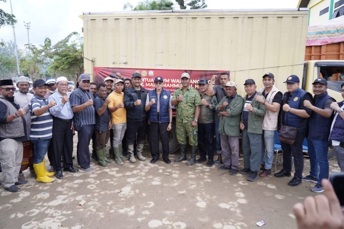 Wali Nanggroe Salurkan 15 Ton Bantuan bagi Korban Bencana di Aceh Tamiang