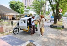 Jelang Idulfitri, Kak Na Keliling Kota Bagikan Daging Meugang ke Warga Kurang Mampu Jelang Idulfitri, Kak Na Keliling Kota Bagikan Daging Meugang ke Warga Kurang Mampu