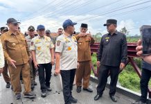 Mendagri dan Wagub Aceh Tinjau Infrastruktur Rusak di Bener Meriah-Aceh Tengah Mendagri dan Wagub Aceh Tinjau Infrastruktur Rusak di Bener Meriah-Aceh Tengah