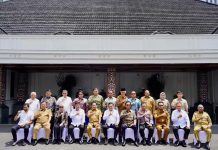 Mualem Hadiri Pertemuan dengan Menko Polkam, Dorong Harmonisasi Pusat-Daerah Mualem Hadiri Pertemuan dengan Menko Polkam, Dorong Harmonisasi Pusat-Daerah