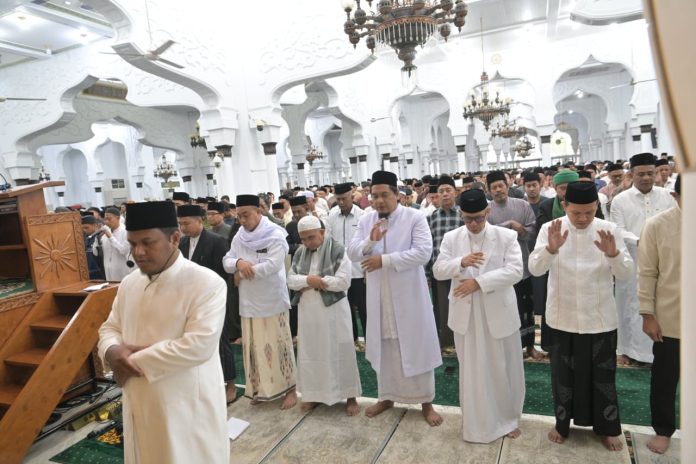 Ribuan Jamaah Salat Iduladha di Masjid Raya Baiturrahman, Khutbah Disampaikan Abi Anwar Kuta Krueng