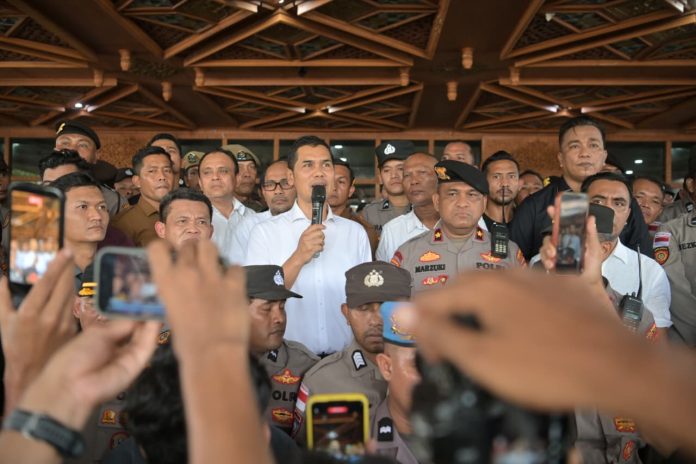 Sekda Aceh Temui Mahasiswa: Pergub JKA Tidak Kurangi Hak Warga Kurang Mampu untuk Berobat
