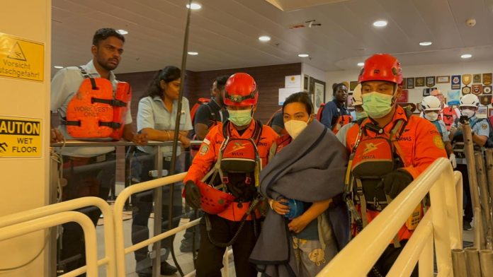 Tim SAR Evakuasi Kru Mein Schiff 6 saat Berlayar dari Malaysia ke Sri Lanka