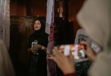 Fotografer Aceh Riska Munawarah Tembus Program Bergengsi World Press Photo Fotografer Aceh Riska Munawarah Tembus Program Bergengsi World Press Photo