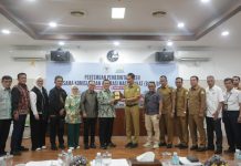 Terima BAM DPR RI, Sekda Aceh Cari Jalan Keluar bagi Warga Eks Blang Lancang-Rancong Terima BAM DPR RI, Sekda Aceh Cari Jalan Keluar bagi Warga Eks Blang Lancang-Rancong