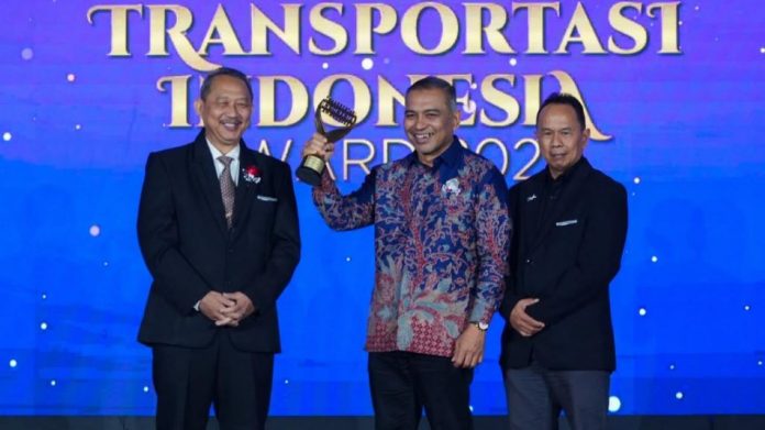 Gubernur Aceh Raih Transportasi Indonesia Award 2026
