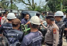 Pemuda Dasan Raja Gelar Aksi di PT GSS, Soroti Limbah hingga Kesempatan Kerja Pemuda Dasan Raja Gelar Aksi di PT GSS, Soroti Limbah hingga Kesempatan Kerja