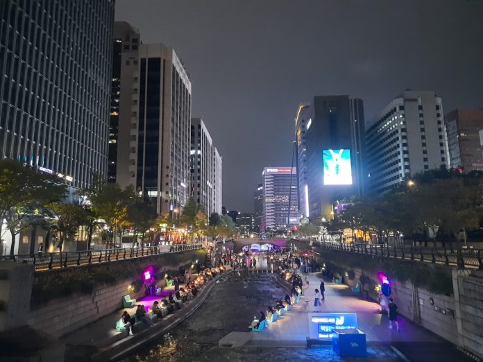 Wisata Sambil Membaca di Perpustakaan Terbuka Kota Seoul