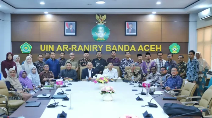 UIN Ar-Raniry Perkuat PPID, Komisioner KIP Berikan Bimtek Keterbukaan Informasi