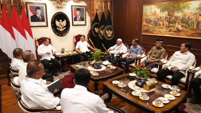 Dek Fadh, Abu Paya Pasi, dan Ketua DPR Aceh Temui Menko Polkam Dudung Abdurachman