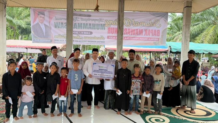 Kepala BPMA Salurkan Santunan Anak Yatim dan Bantuan Balai Pengajian di Aceh Timur
