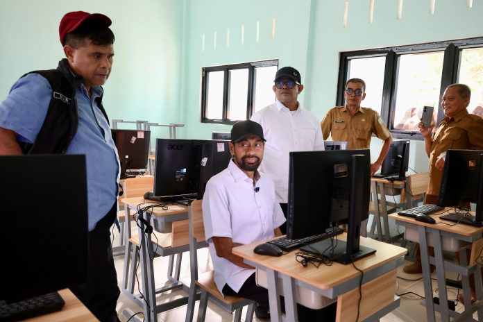 Mualem Tinjau Pemulihan Aceh Tamiang, dari Huntap dan Air Bersih hingga Bantuan Petani